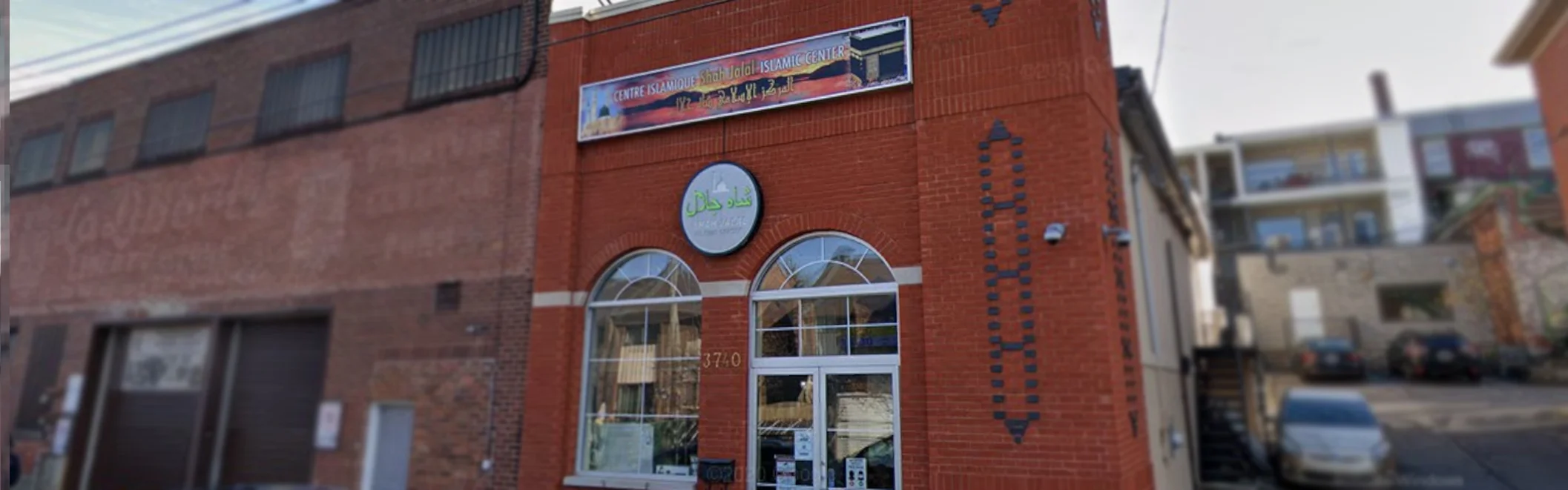 Exterior view of Centre Islamique Shah Jalal Montréal building